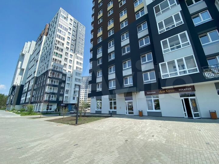 Свободного назначения для торговли,общепита, салон