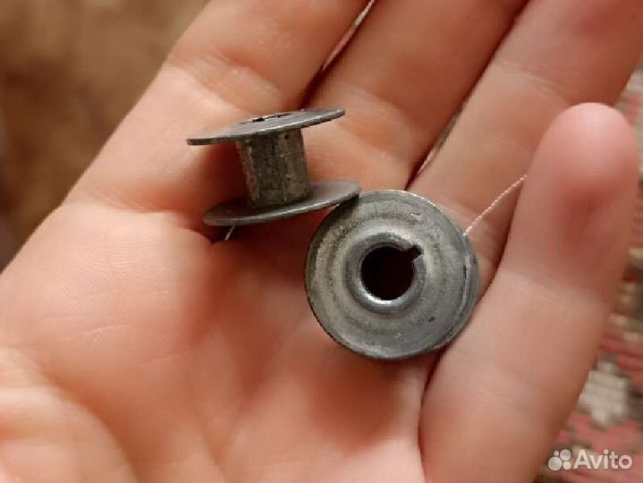 Лапки, шпульки для швейных машин