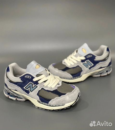 New balance 2002r