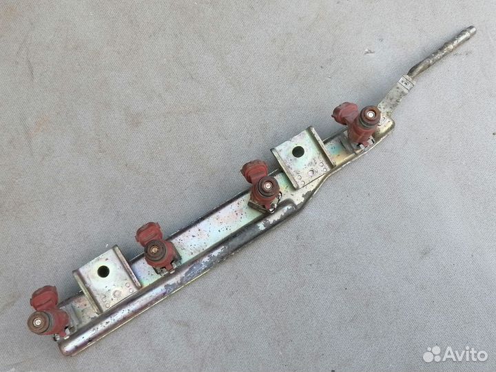 Форсунка топливная Nissan Bluebird