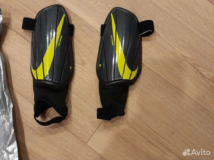 Щитки футбольные детские nike