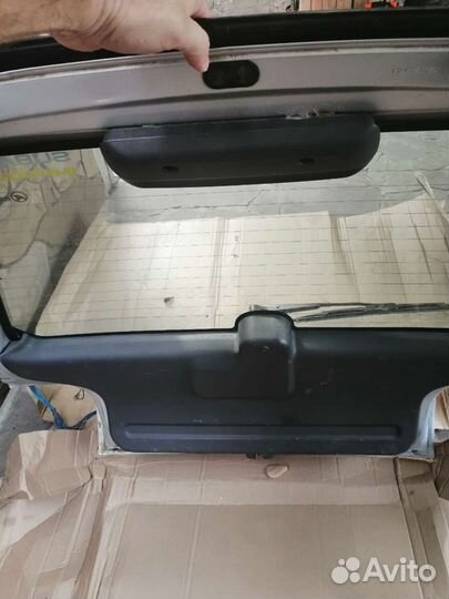 Крышка багажника для Субару GF