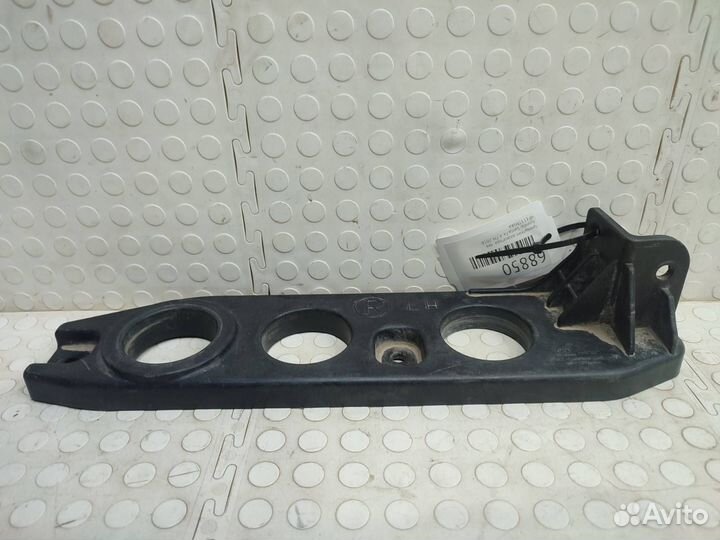 Кронштейн радиатора левый Hyundai Santa Fe 4 TM