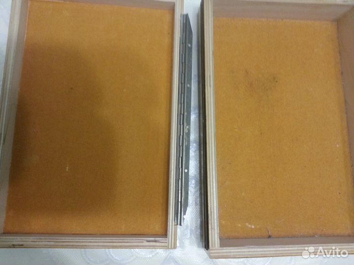 Деревянная шкатулка с чеканкой