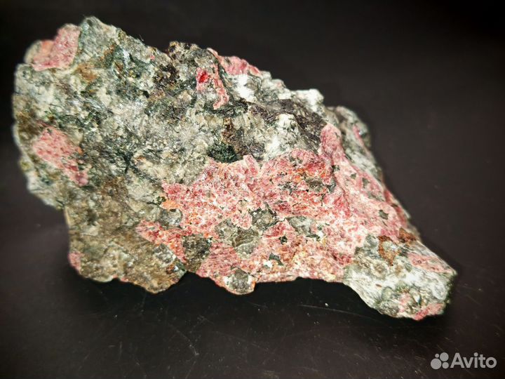 Гакманит, Эвдиалит. 251