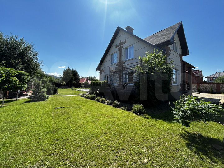 Дом 238 м² на участке 14 сот.