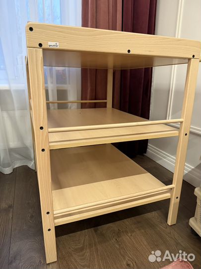 Пеленальный столик