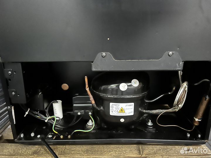 Винный шкаф vestfrost w32