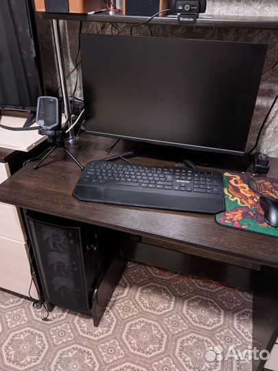 Компьютерный стол