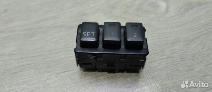 Кнопка памяти Infiniti Ex35 J50