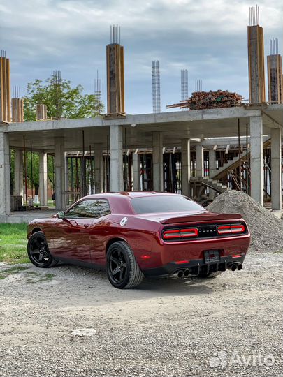 Dodge Challenger 3.6 AT, 2019, 14 500 км