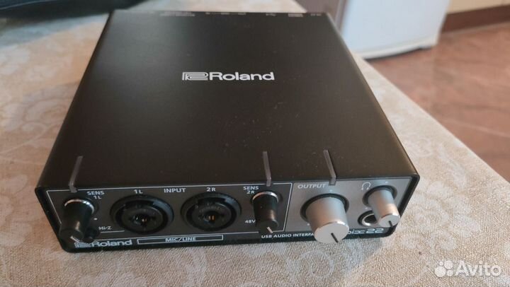 Roland Rubix 22 + Audio-technica AT2020 XLR