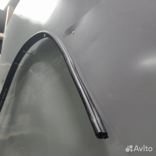 Резинка капота Renault Logan 2