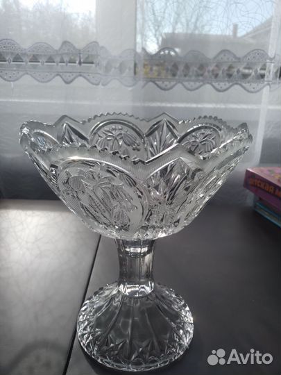 Хрустальная ваза