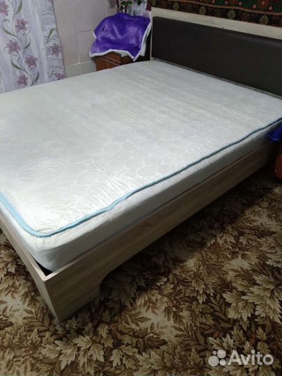 Кровать двуспальная б/у