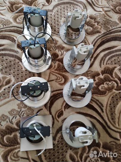 Светильники точечные встраиваемые 8шт