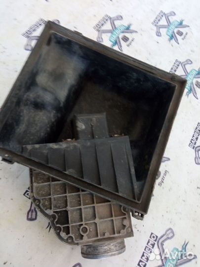 Крышка корпуса воздушного фильтра Opel Vectra B