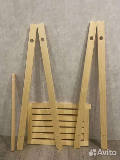 Вешалка монтессори