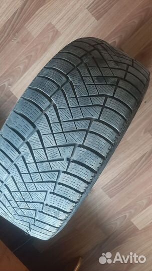 Pirelli Ice Zero 225/45 R17