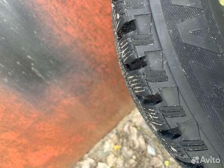 Bridgestone Blizzak Spike-01 205/65 R16