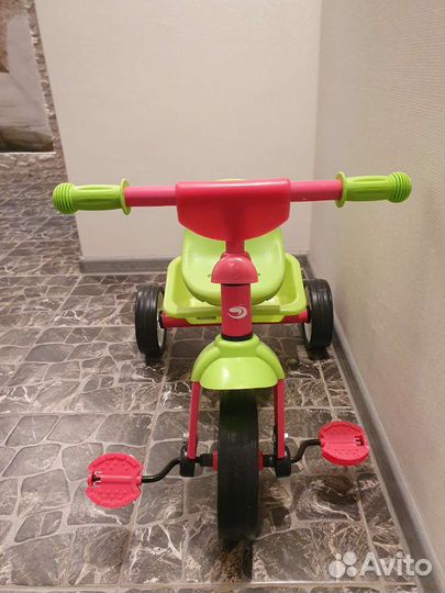 Трехколесный велосипед