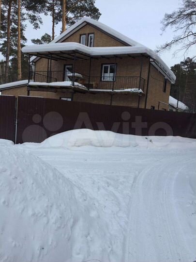 Дом 194 м² на участке 2,8 сот.