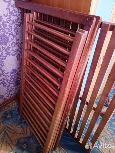 Детская кроватка, 2 ящика, в низу, 2 матраса