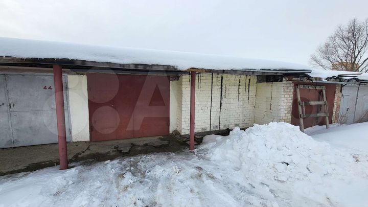 Гараж, > 30 м²