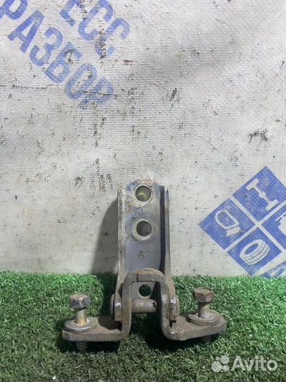 Петля двери передняя правая Mitsubishi Lancer 9