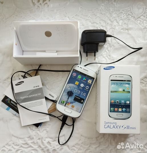 Samsung Galaxy S3 mini с чехлом