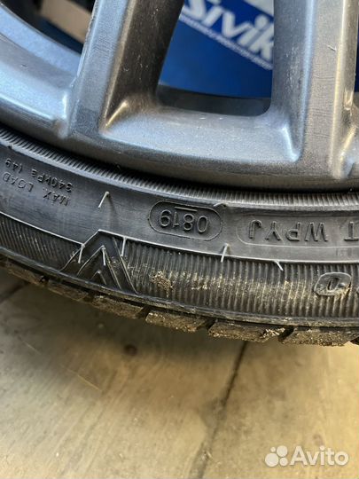 Pirelli P Zero 255/35 R19