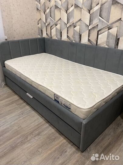 Подростковая мягкая кровать