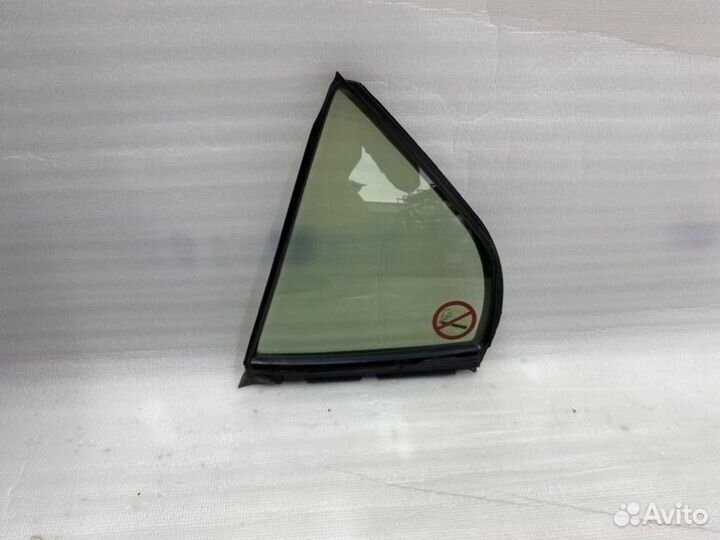 Форточка двери задняя левая Toyota Camry V70/V75