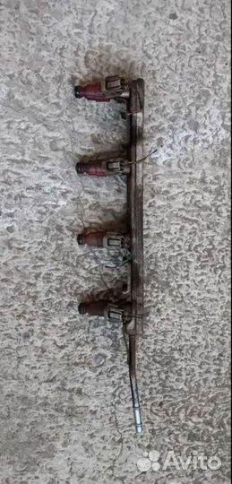 Топливная рампа форсунки Nissan Almera II N16