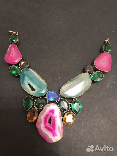Колье с камнями