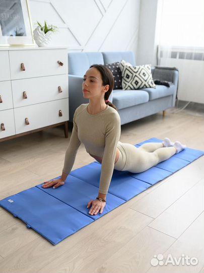 Спортивный коврик влагостойкий оранжевый с лямками