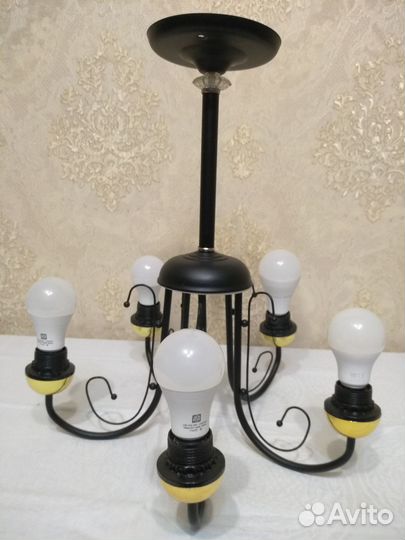 Люстра потолочная пяти рожковая