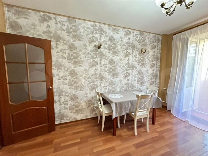 2-к. квартира, 72,8 м², 3/19 эт.