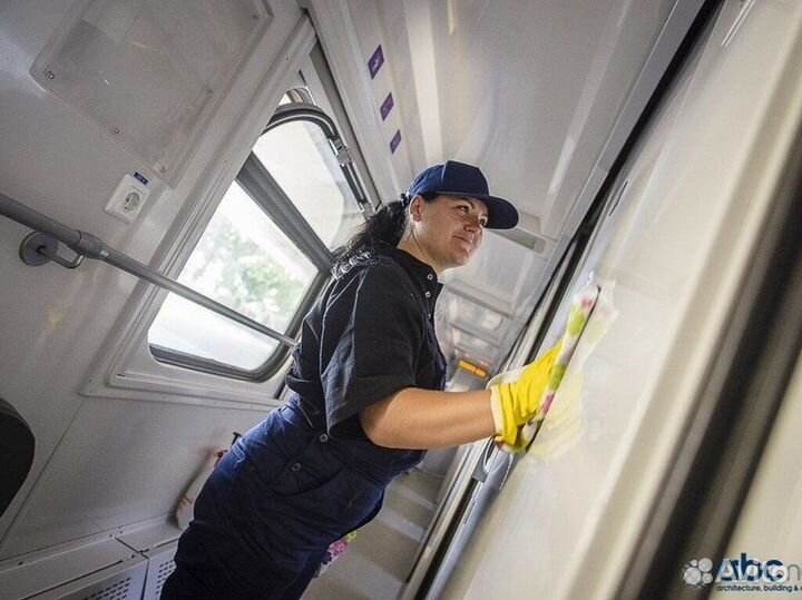 Работа с проживанием москва