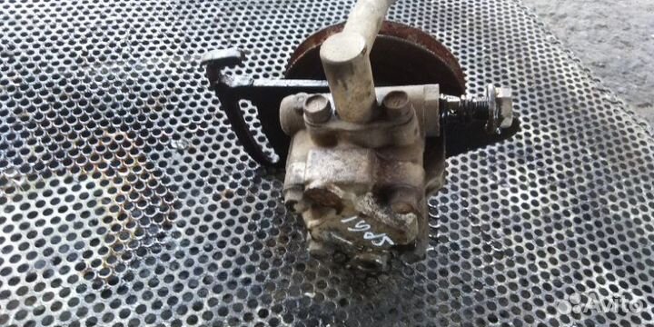 Насос гур Kia Sportage MK1 FE 2.0 sohc