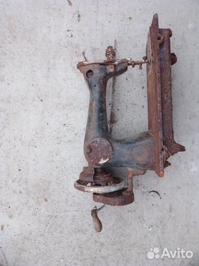 Швейная машинка ретро