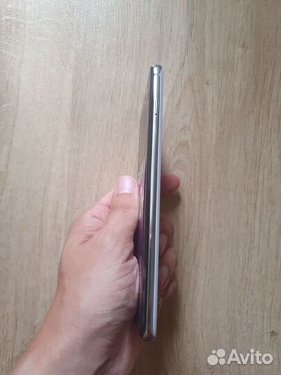 Samsung Galaxy S10, 8/128 ГБ