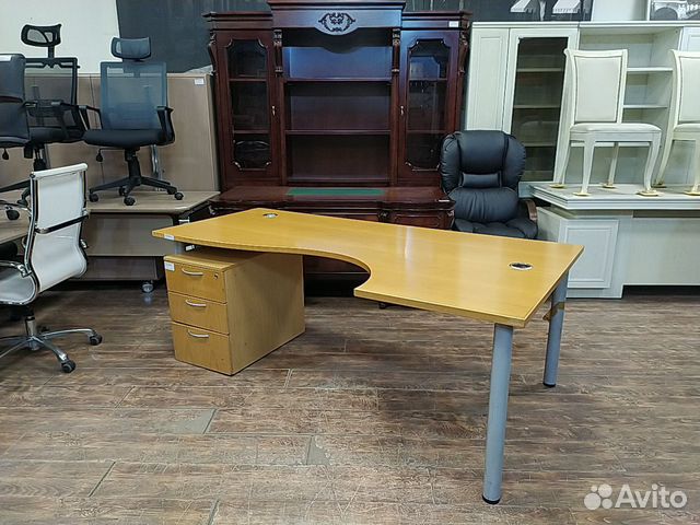 Стол угловой б/у 200х110х75 правый с тумбой 04256