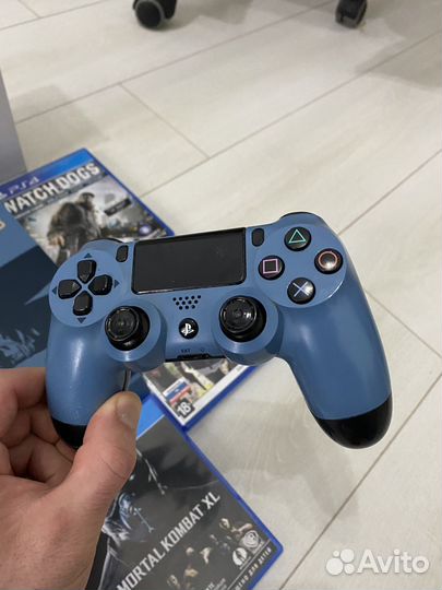 Sony PS4 Limited edition/ 2 геймпада / Много игр