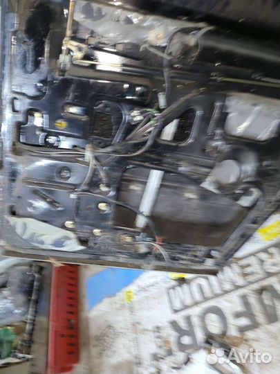 Задняя дверь на Мерседес универсал 124