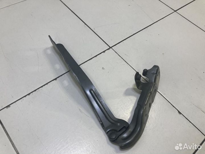 Петля капота левая Citroen DS5 K