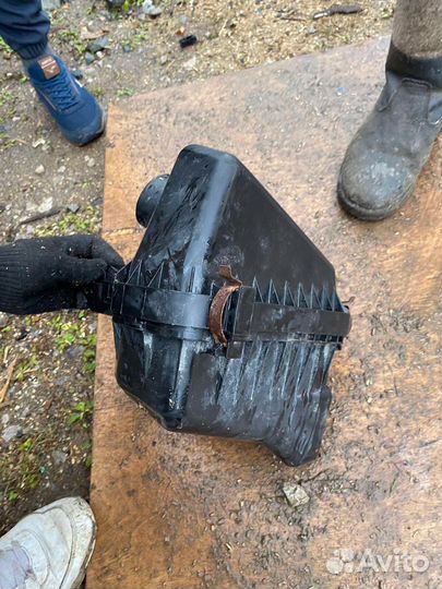 Корпус воздушного фильтра Toyota Corolla 150