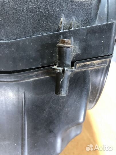 Корпус воздушного фильтра Форд Фокус 2