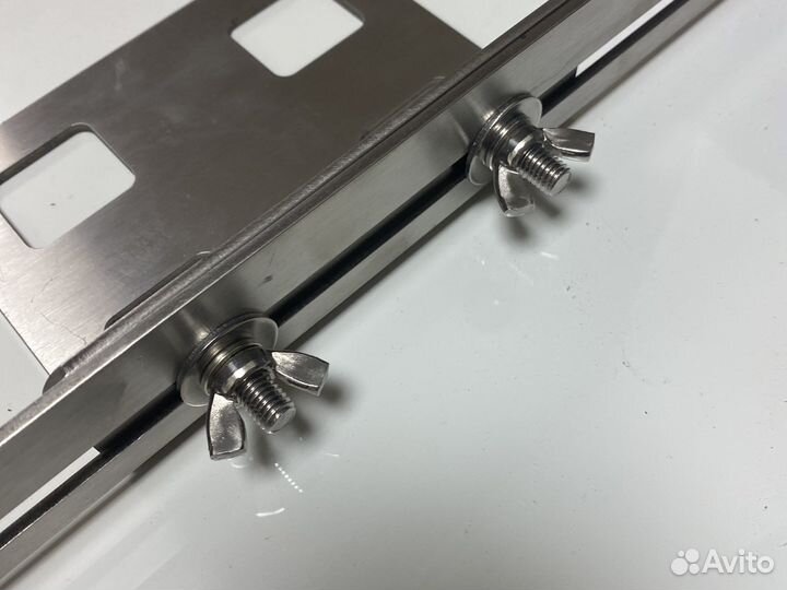 Крепление датчика эхолота в замок транцевых колес