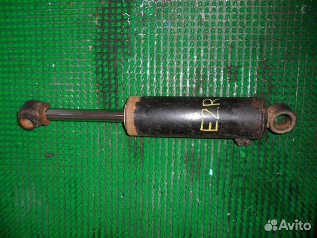 Стойка амортизатора задняя правая Hyundai Santa F